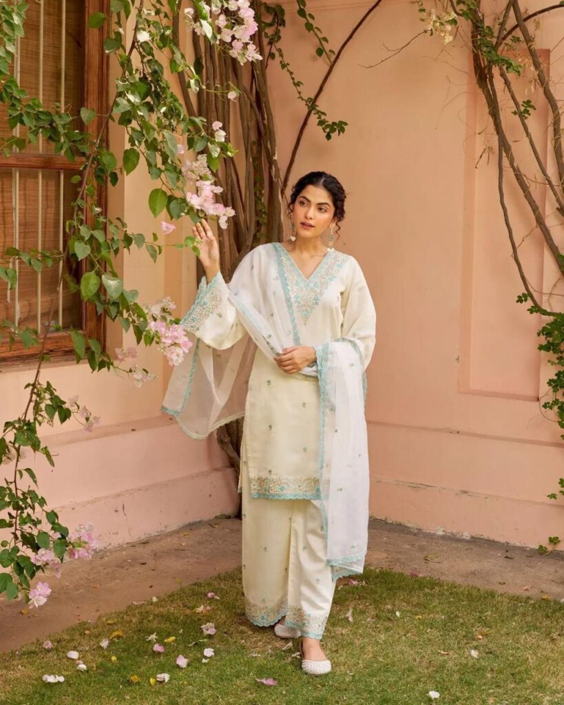 White Bulbul Set