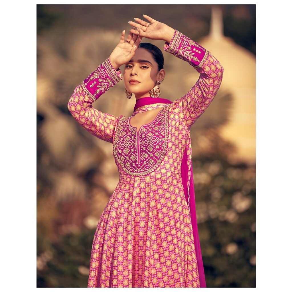 Chinon Silk Anarkali Design with Digital Print & Real Mirror Heavy Threadwork ✨