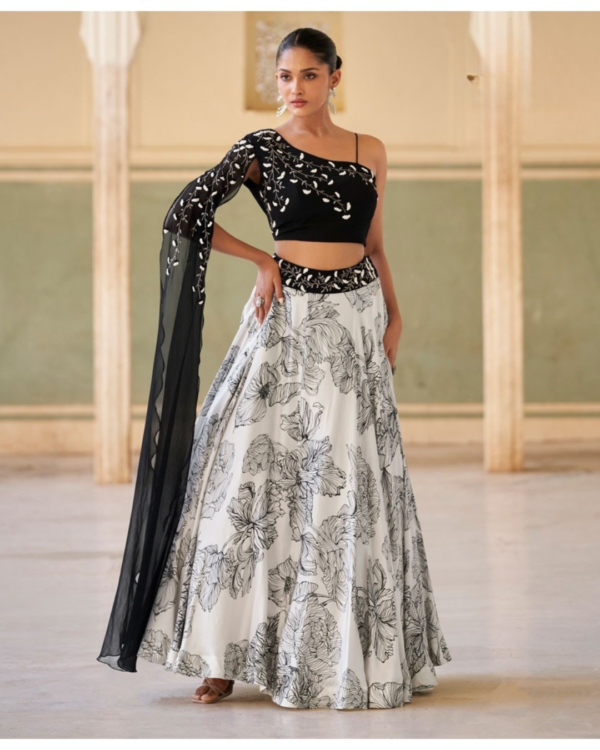 Elegnat Black & White One Shoulder Crop Top with Floral Print Skirt Set